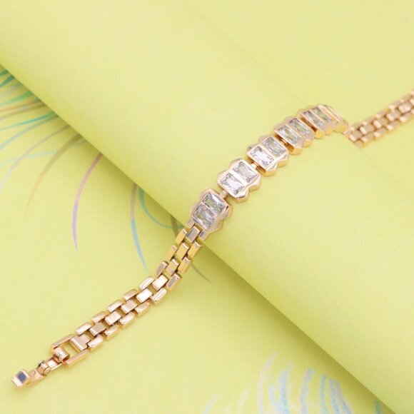 "Elegant Rose Gold Bracelet with Rectangular Crystal Links, XPBL0933 - Picture 3 of 12